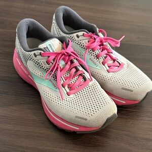Brooks Women's Athletic Shoes - Pink, Gray, and Teal